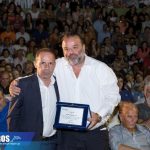 Ο κ. Ηλιόπουλος βραβεύεται για τη συνολική προσφορά του στους πληγέντες στο Μάτι
