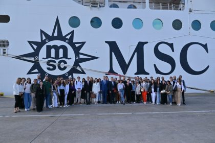 CLIA Students in front of MSC Splendida, Αρχιπέλαγος, Η 1η ναυτιλιακή πύλη ενημέρωσης στην Ελλάδα