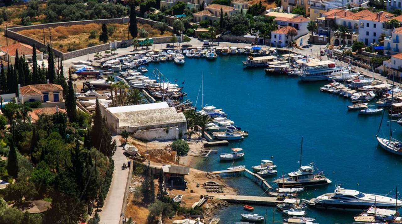 PALIO LIMANI SPETSES