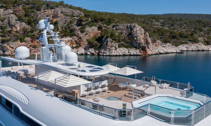 PHOTO: luxurychartergroup.com