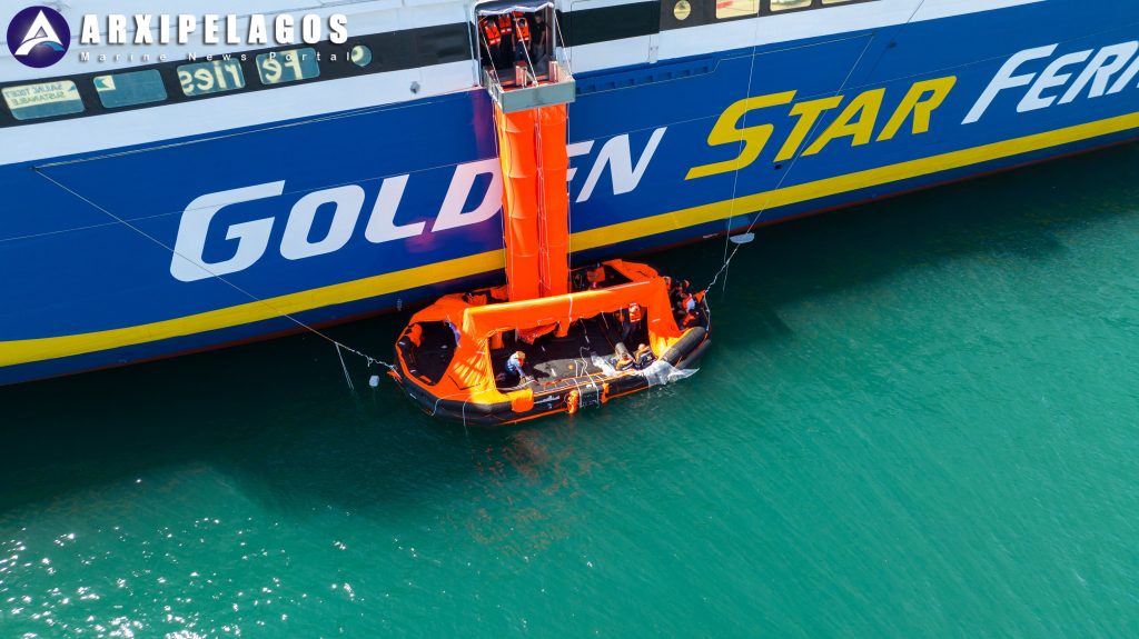 Golden Princess (2)